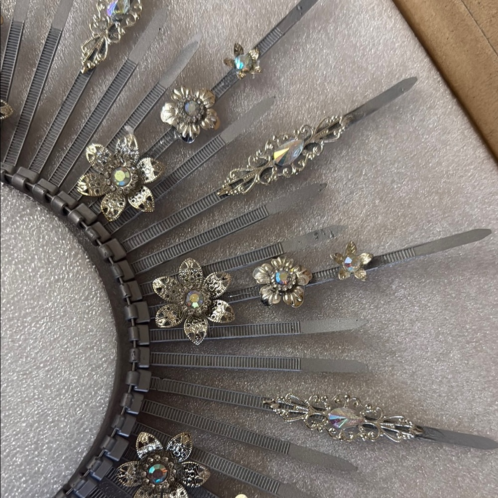 Silver Floral Jewel Headpiece - Picture 3 of 4
